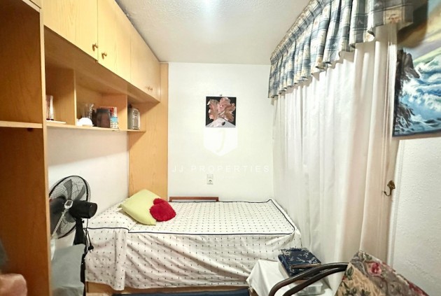 Resale - Apartment / flat -
Torrevieja - Centro