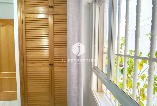 D'occasion - Appartement -
Torrevieja - Playa del Cura