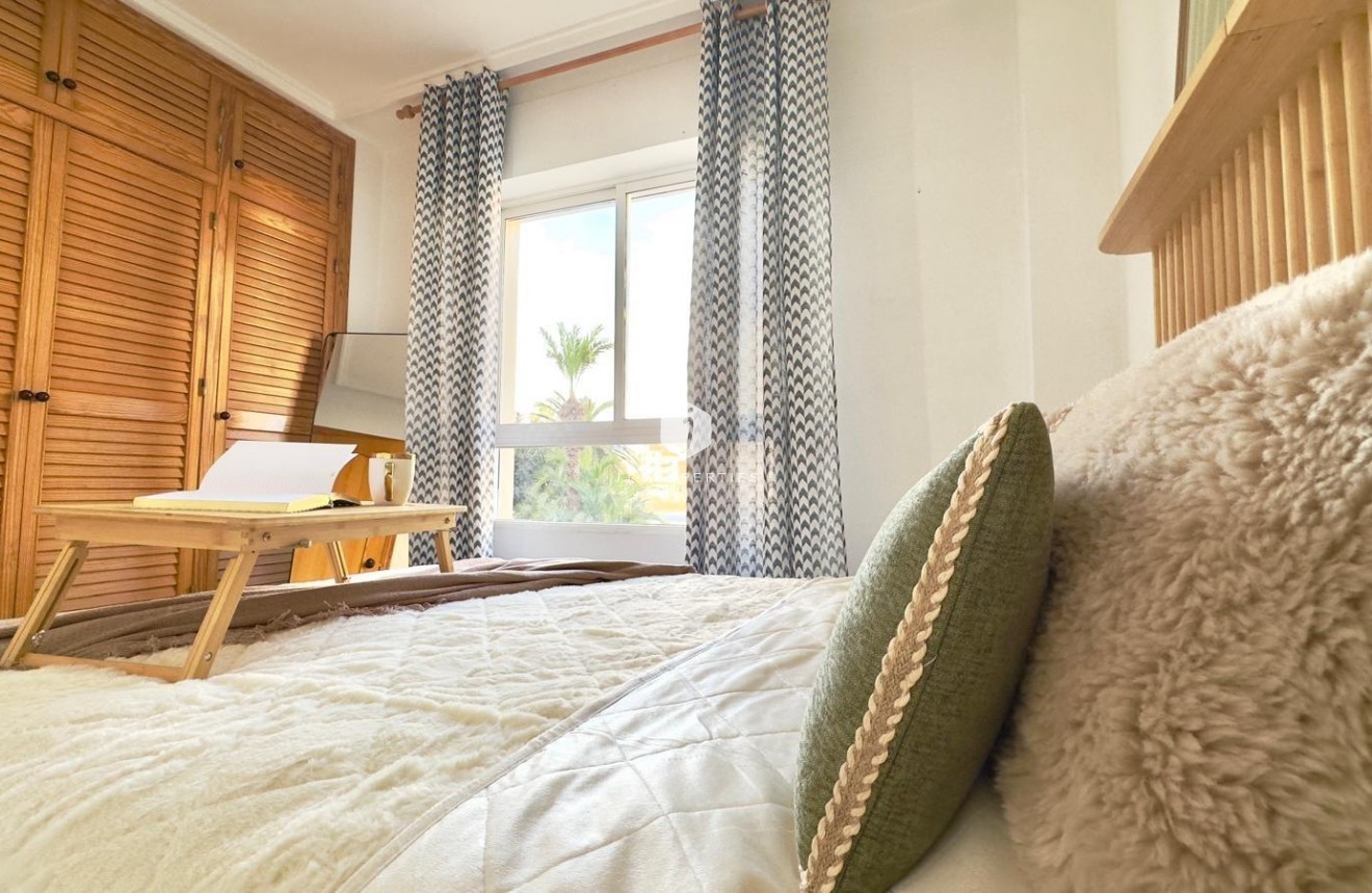 D'occasion - Appartement -
Torrevieja - Playa del Cura