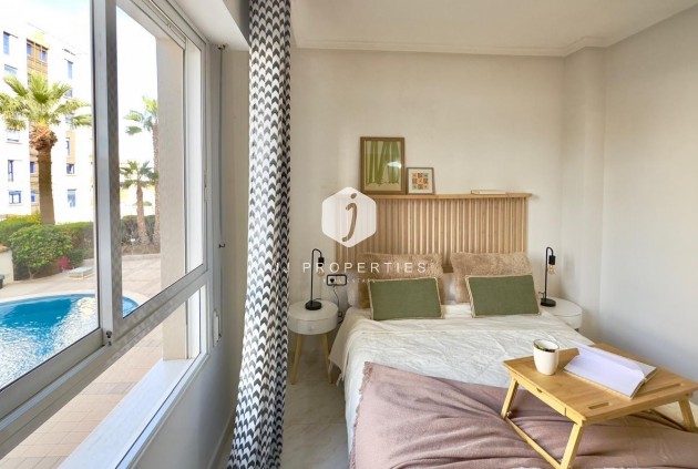 D'occasion - Appartement -
Torrevieja - Playa del Cura