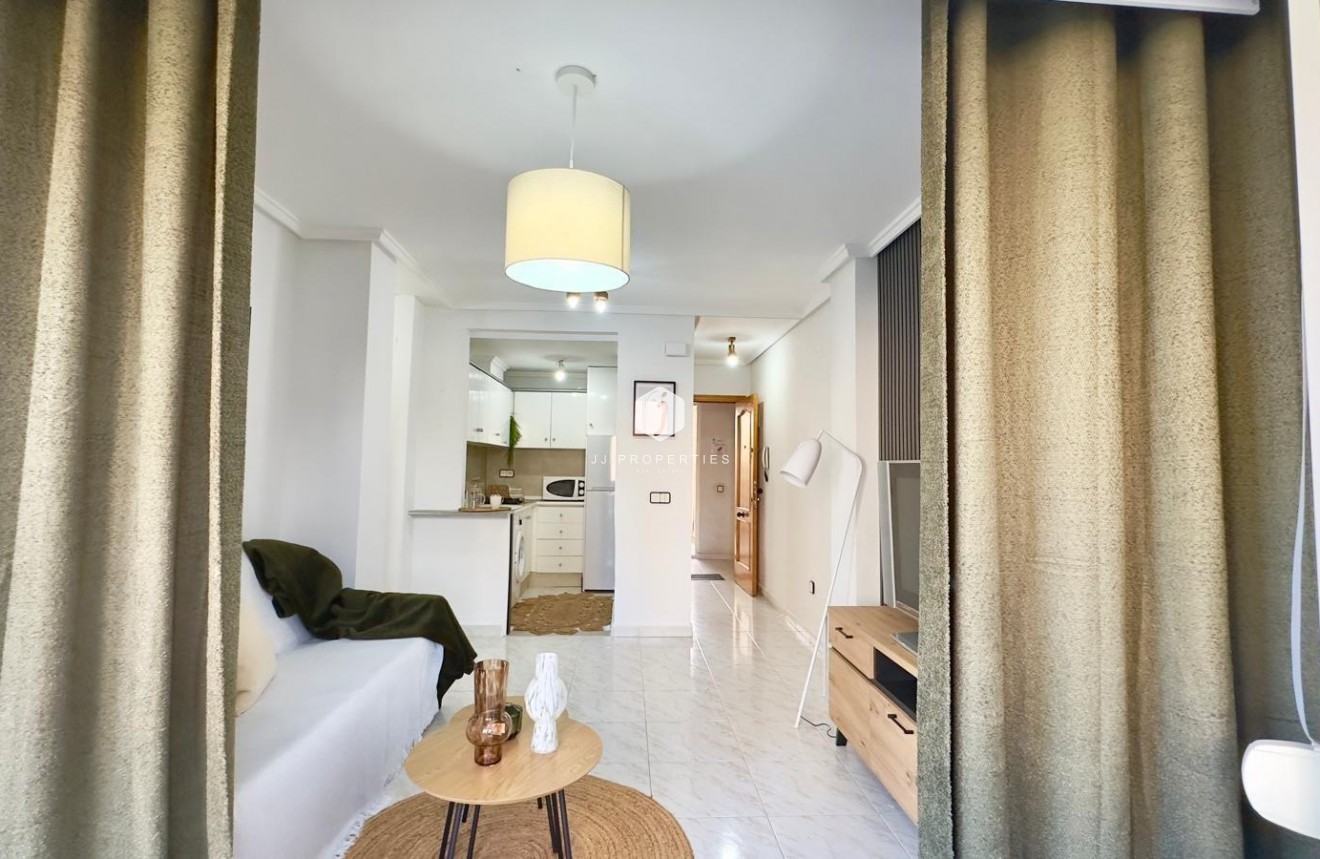 D'occasion - Appartement -
Torrevieja - Playa del Cura