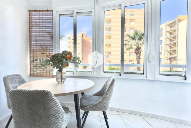 D'occasion - Appartement -
Torrevieja - Playa del Cura