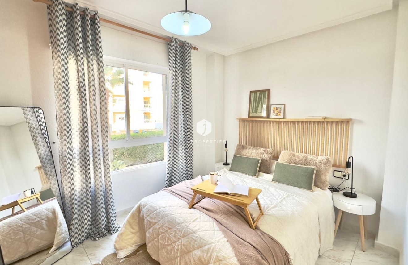 D'occasion - Appartement -
Torrevieja - Playa del Cura