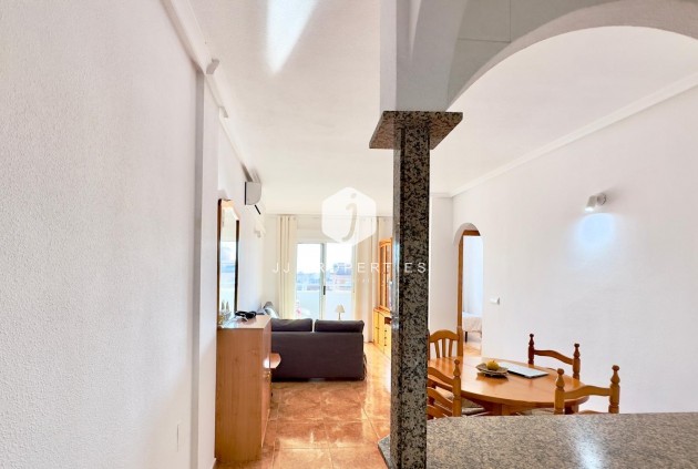 Resale - Apartment / flat -
Torrevieja - Centro