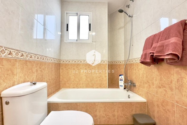 Resale - Apartment / flat -
Torrevieja - Centro