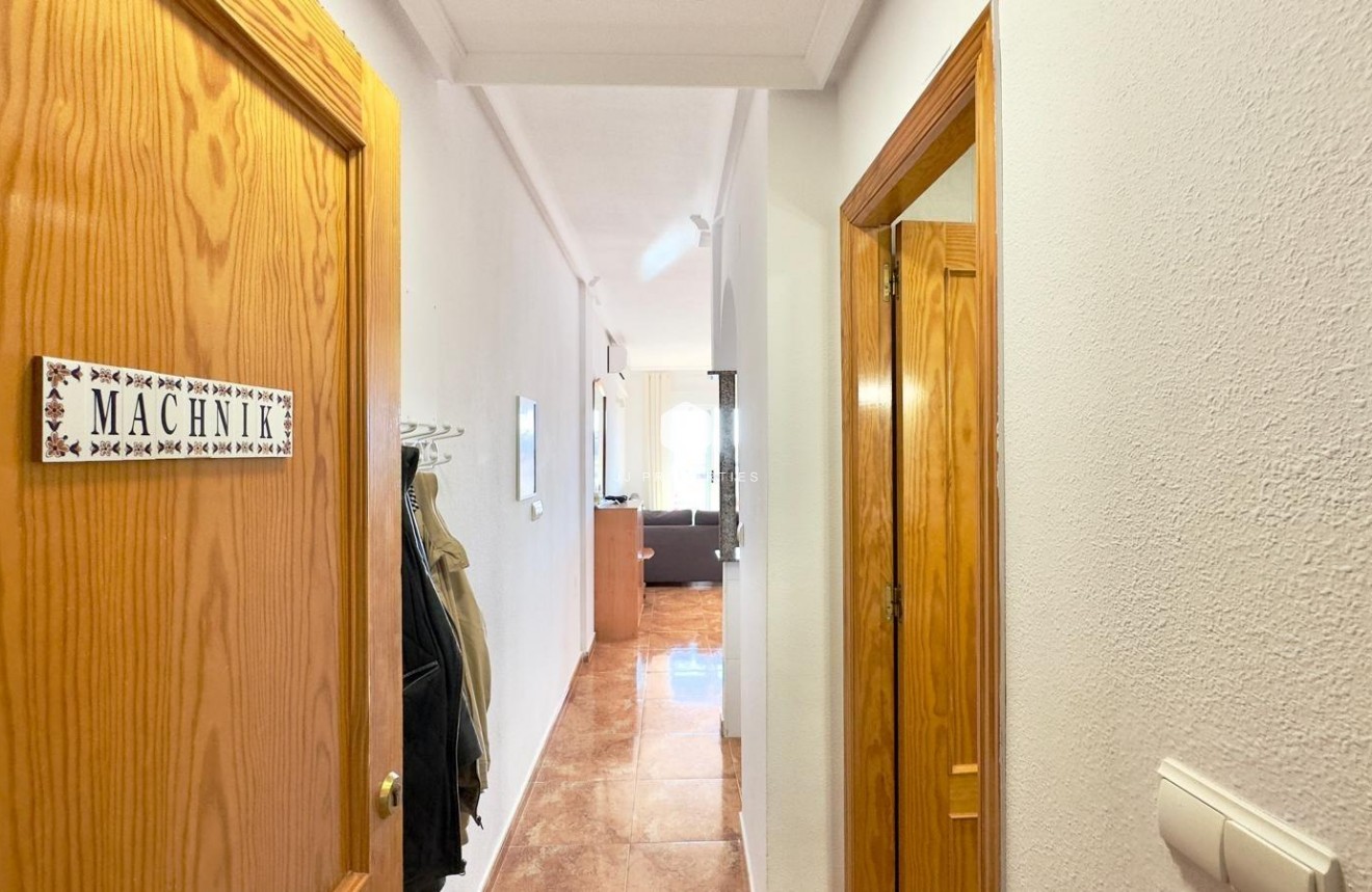 Resale - Apartment / flat -
Torrevieja - Centro