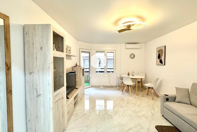 D'occasion - Appartement -
Torrevieja - Playa del Cura