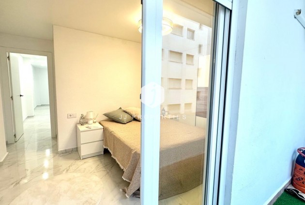 D'occasion - Appartement -
Torrevieja - Playa del Cura