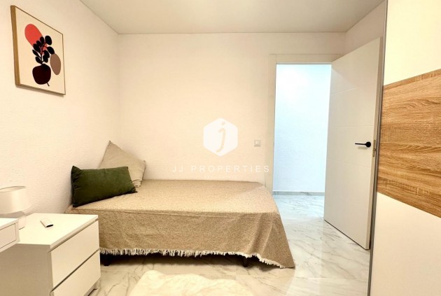 D'occasion - Appartement -
Torrevieja - Playa del Cura