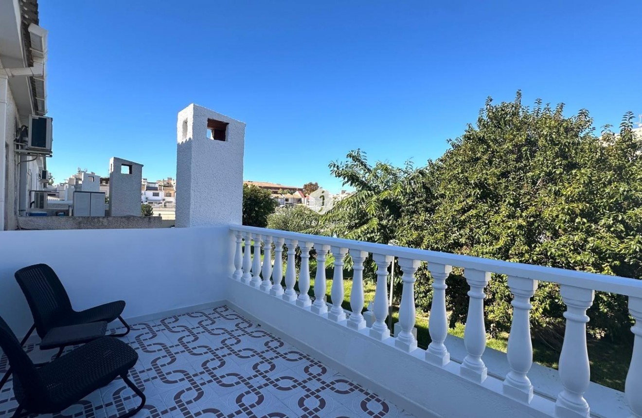 Resale - Chalet -
Torrevieja - Estacion de autobuses