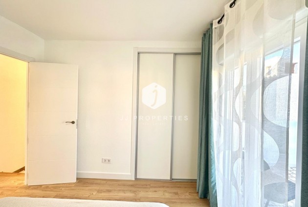 Resale - Chalet -
Torrevieja - Estacion de autobuses