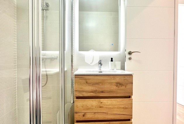 Resale - Chalet -
Torrevieja - Estacion de autobuses