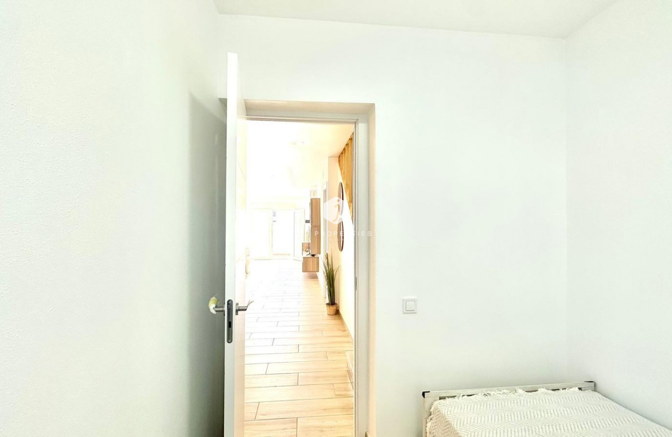 Resale - Chalet -
Torrevieja - Estacion de autobuses