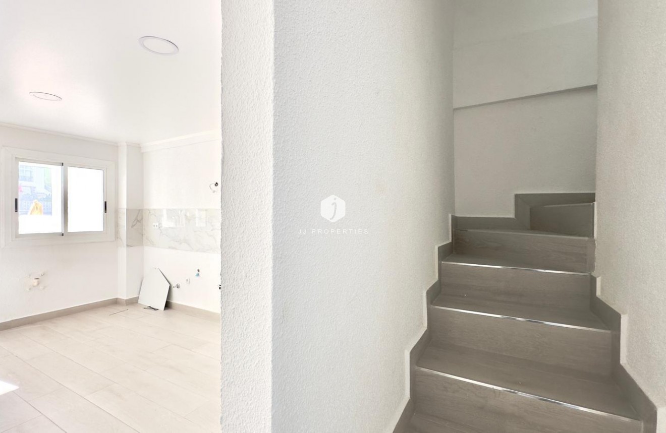 Aus zweiter Hand - Chalet -
Torrevieja - La Mata