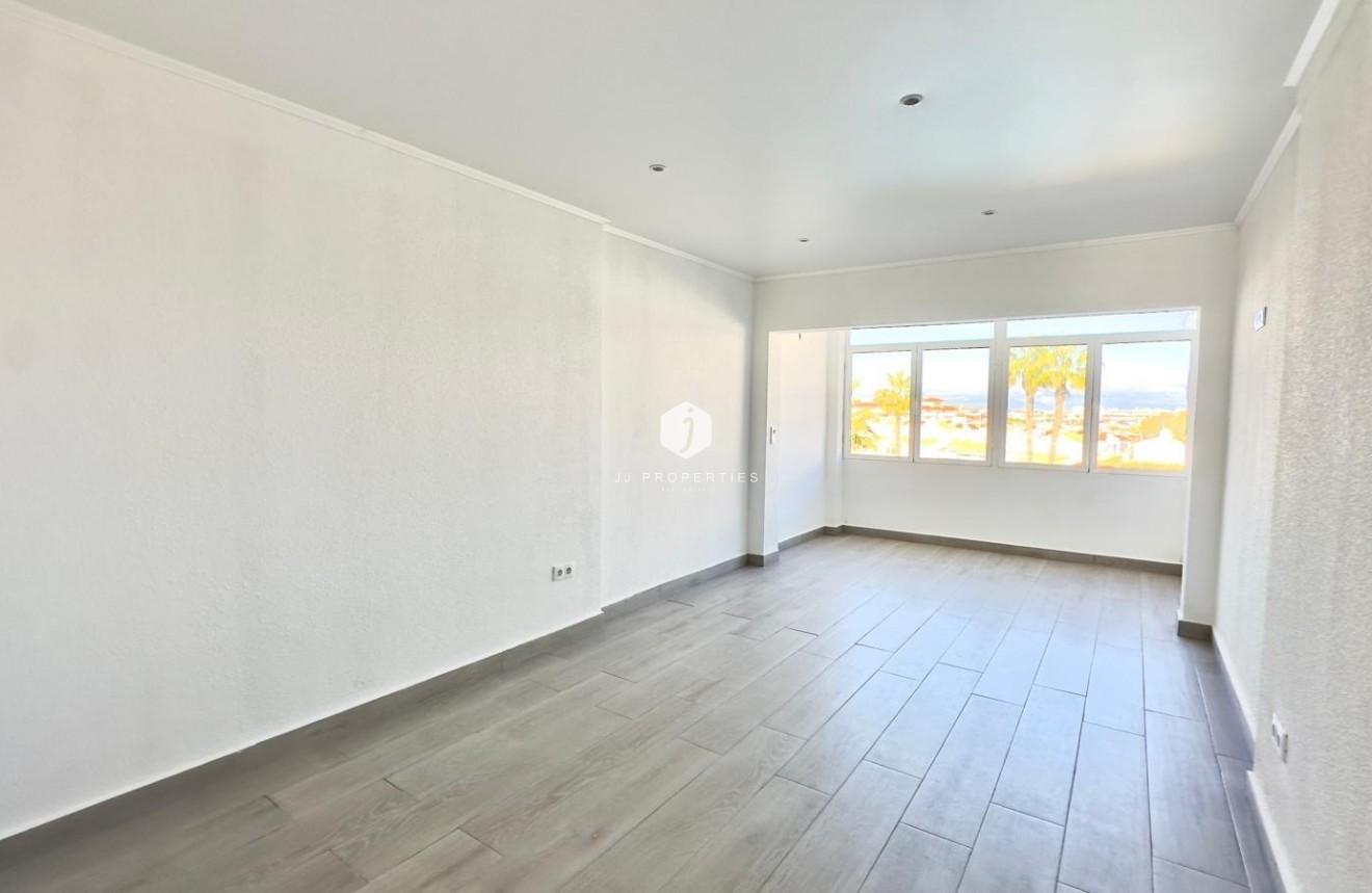 Aus zweiter Hand - Chalet -
Torrevieja - La Mata