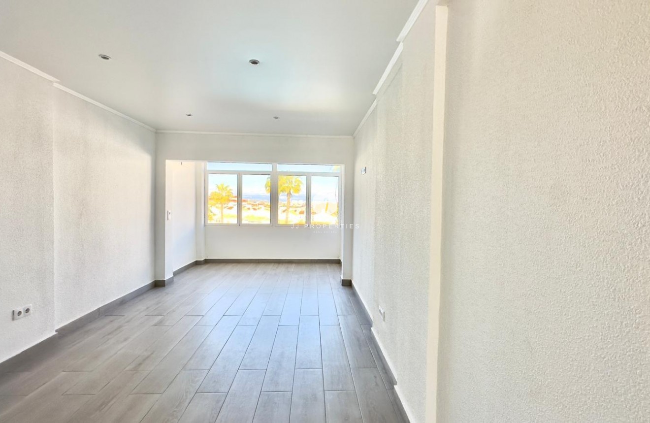 Aus zweiter Hand - Chalet -
Torrevieja - La Mata