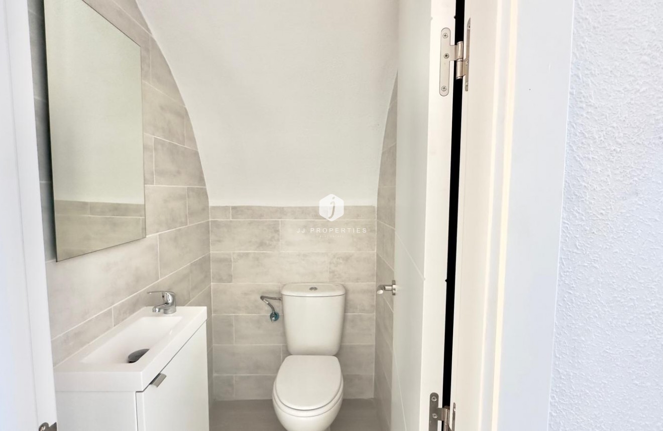 Aus zweiter Hand - Chalet -
Torrevieja - La Mata