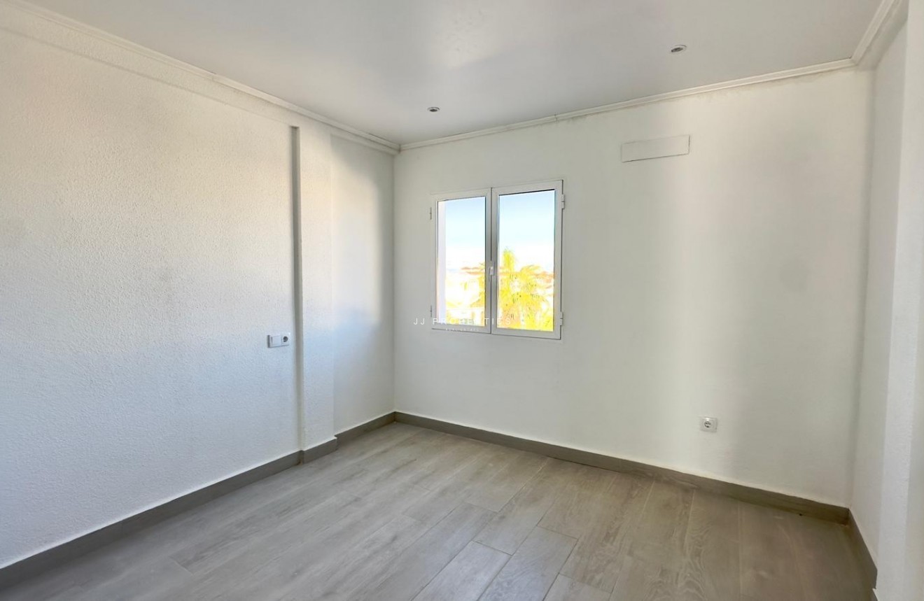 Aus zweiter Hand - Chalet -
Torrevieja - La Mata