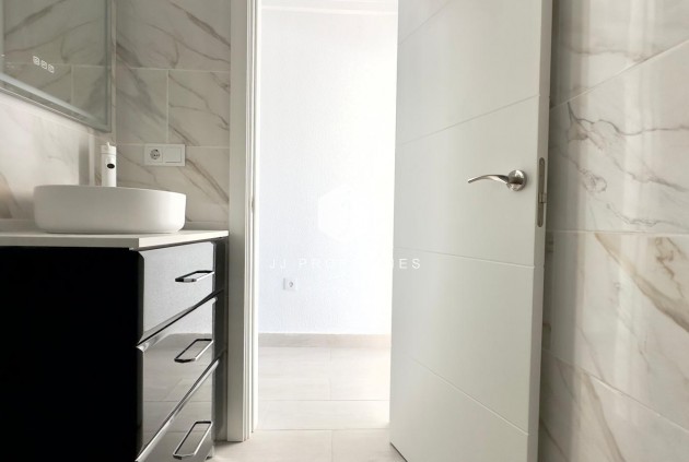 Aus zweiter Hand - Chalet -
Torrevieja - La Mata