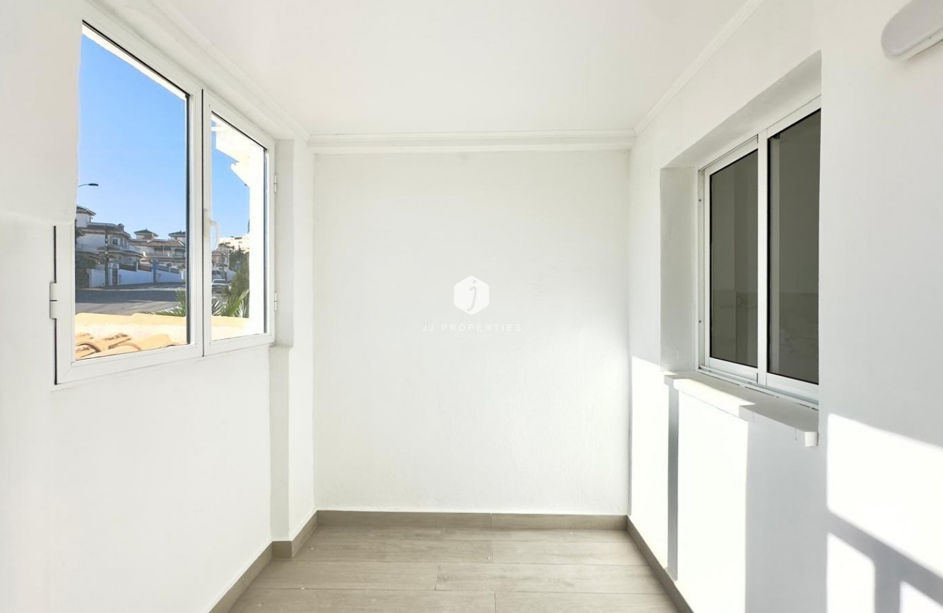 Aus zweiter Hand - Chalet -
Torrevieja - La Mata