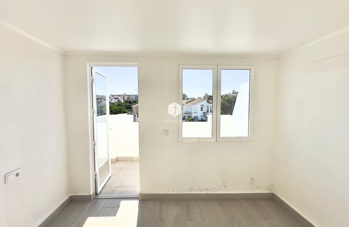 Aus zweiter Hand - Chalet -
Torrevieja - La Mata