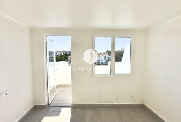 Aus zweiter Hand - Chalet -
Torrevieja - La Mata