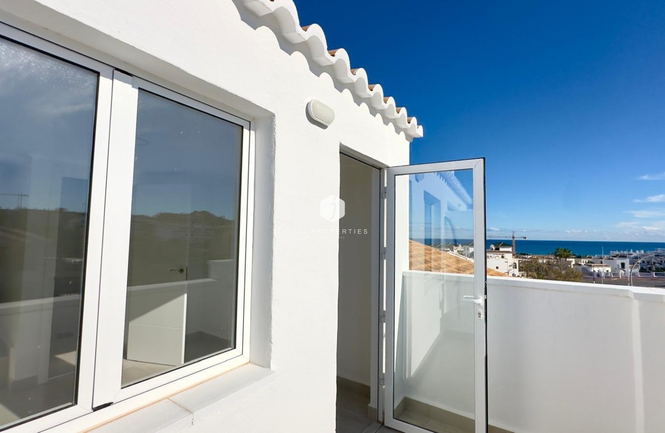 Aus zweiter Hand - Chalet -
Torrevieja - La Mata