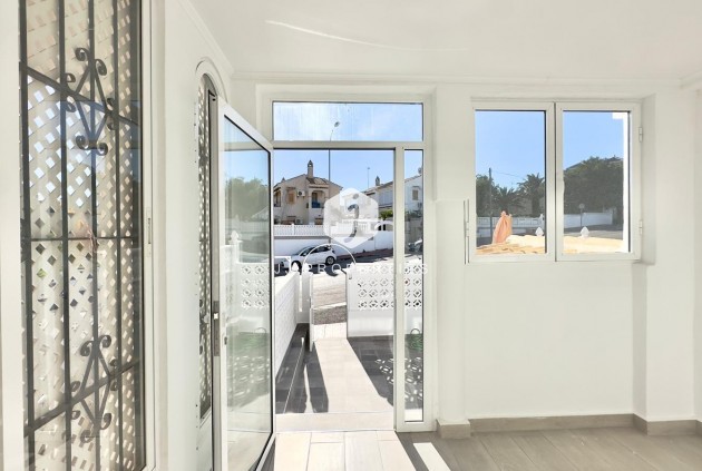 Aus zweiter Hand - Chalet -
Torrevieja - La Mata