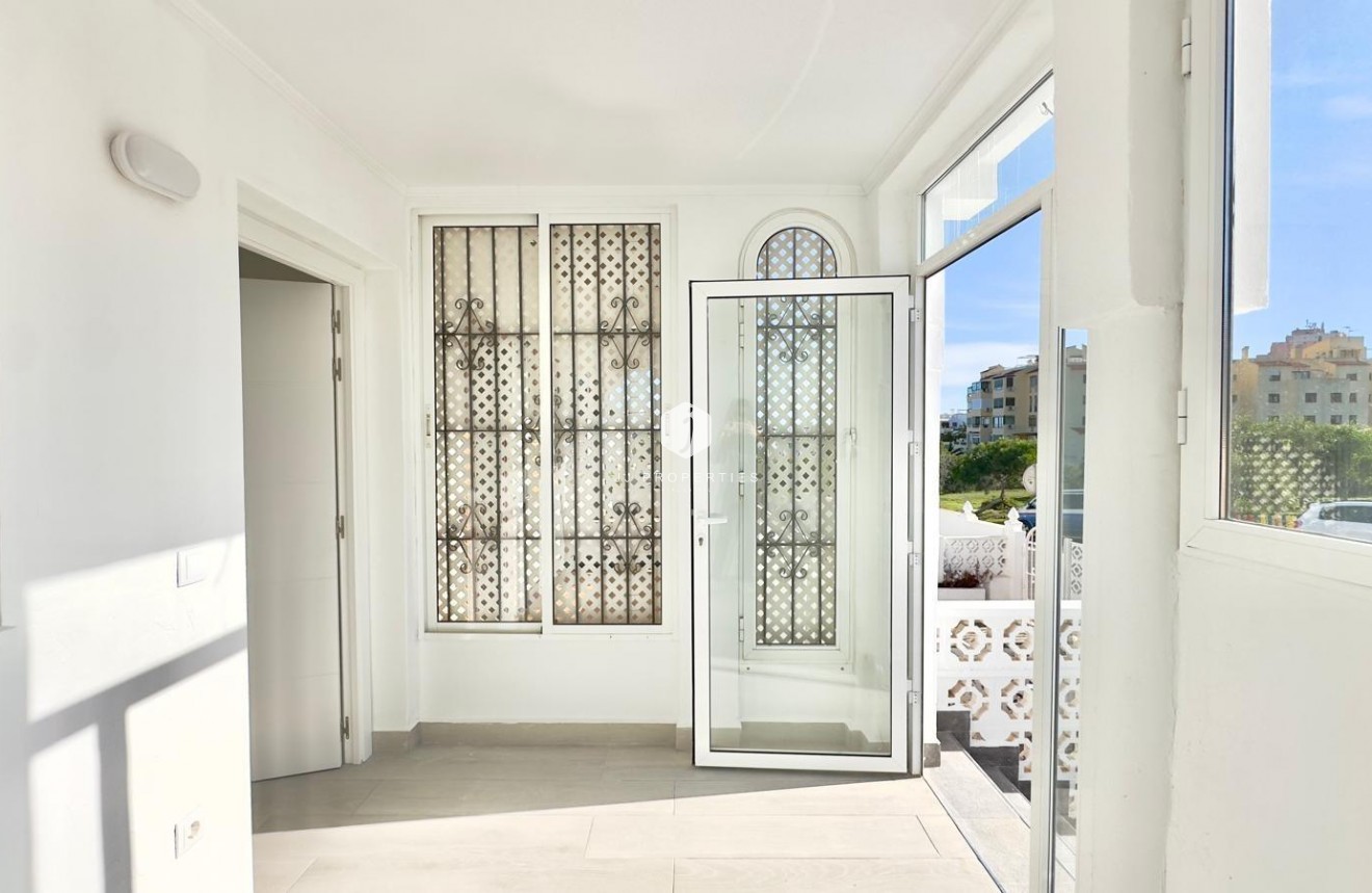 Aus zweiter Hand - Chalet -
Torrevieja - La Mata