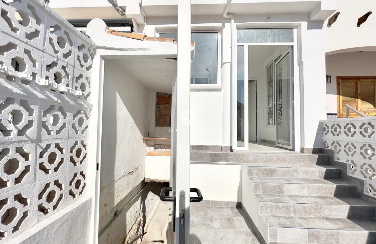 Aus zweiter Hand - Chalet -
Torrevieja - La Mata