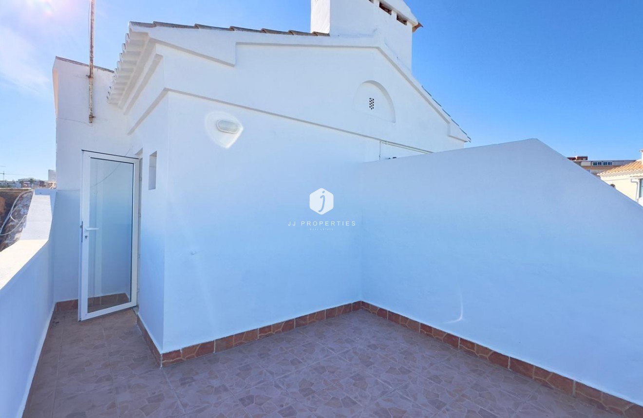 Aus zweiter Hand - Chalet -
Torrevieja - La Mata