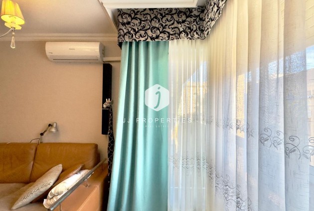 Resale - Apartment / flat -
Torrevieja - Centro