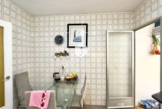 Resale - Apartment / flat -
Torrevieja - Centro