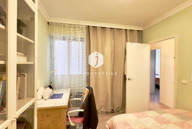 Resale - Apartment / flat -
Torrevieja - Centro