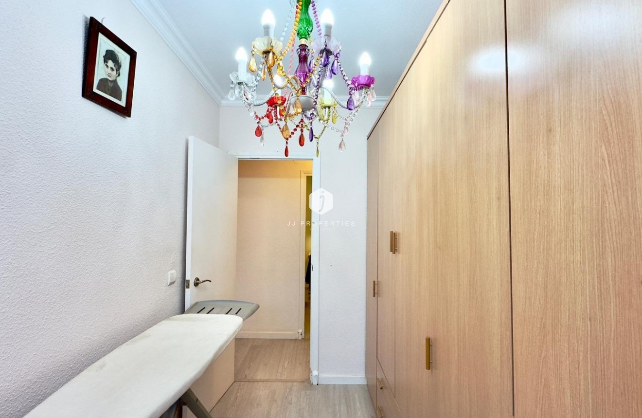 Resale - Apartment / flat -
Torrevieja - Centro