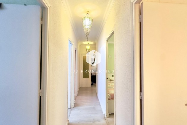 Resale - Apartment / flat -
Torrevieja - Centro