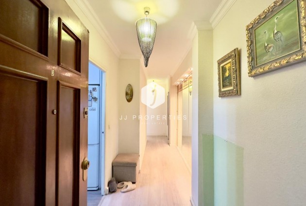 Resale - Apartment / flat -
Torrevieja - Centro