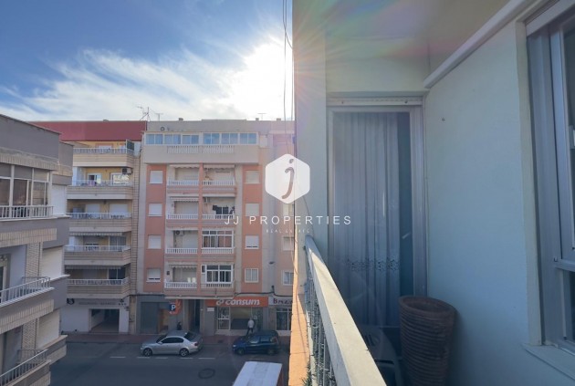 Resale - Apartment / flat -
Torrevieja - Centro