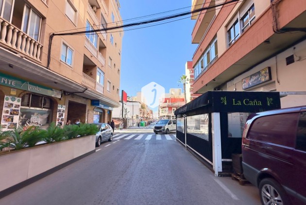 Resale - Apartment / flat -
Torrevieja - Centro