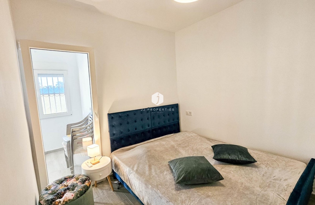 Resale - Chalet -
Torrevieja - El Limonar