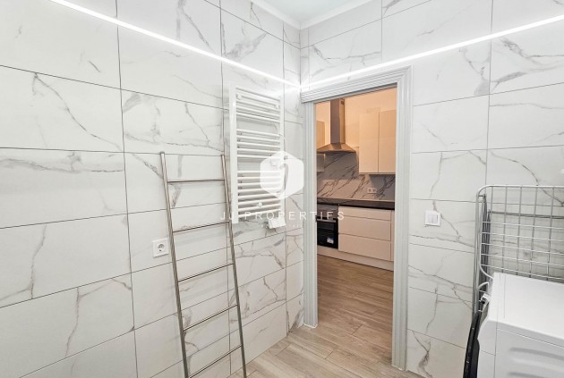 Resale - Chalet -
Torrevieja - El Limonar