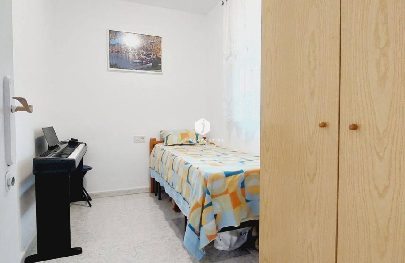 Resale - Apartment / flat -
Torrevieja - Estacion de autobuses