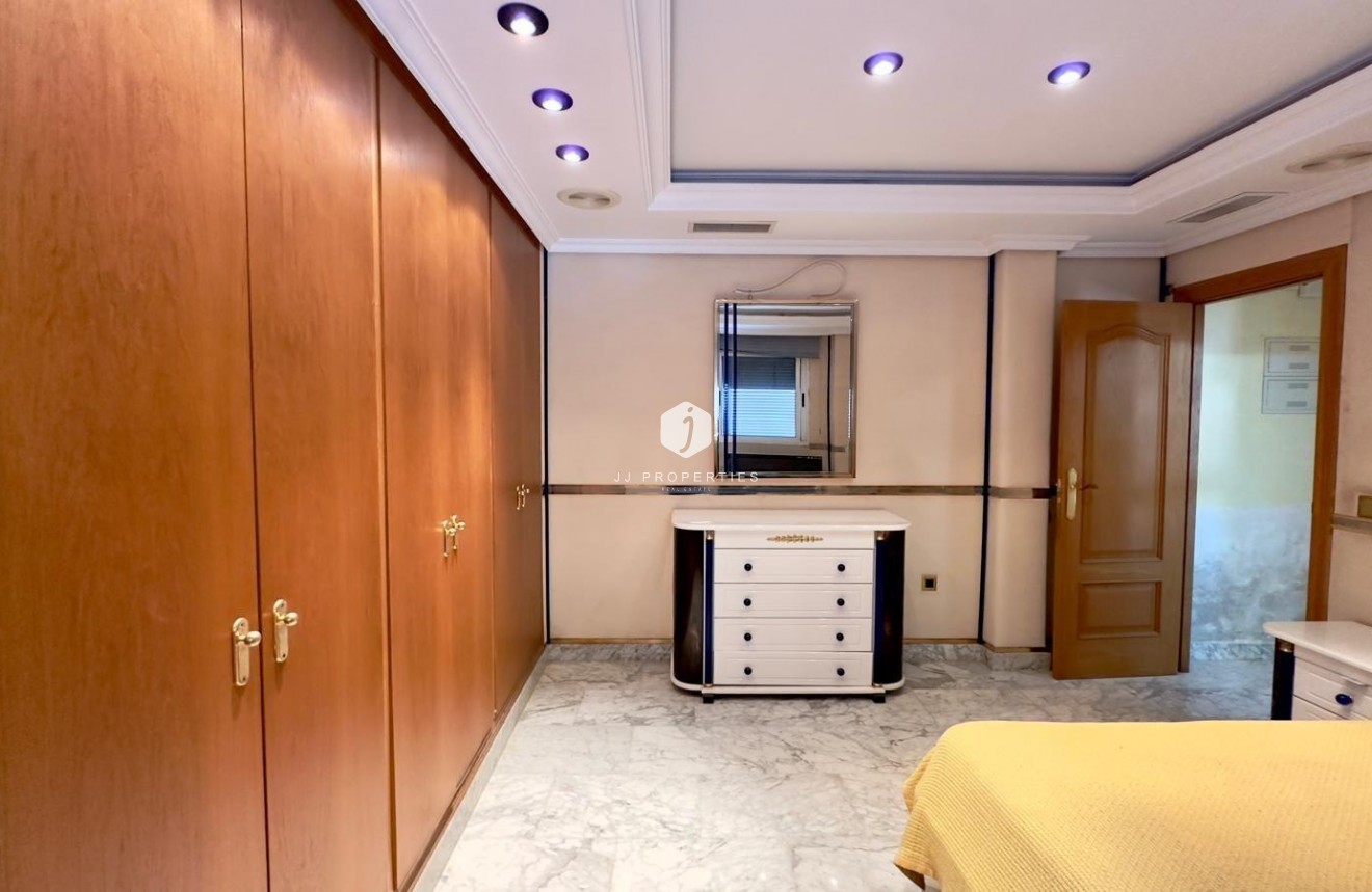 Resale - Penthouse -
Torrevieja - Centro