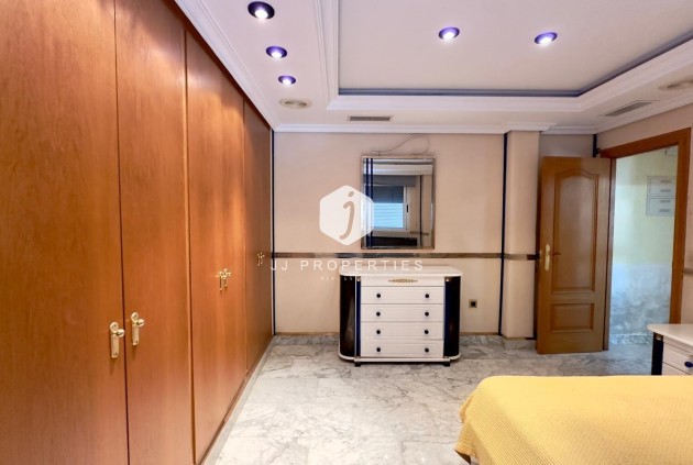 Resale - Penthouse -
Torrevieja - Centro