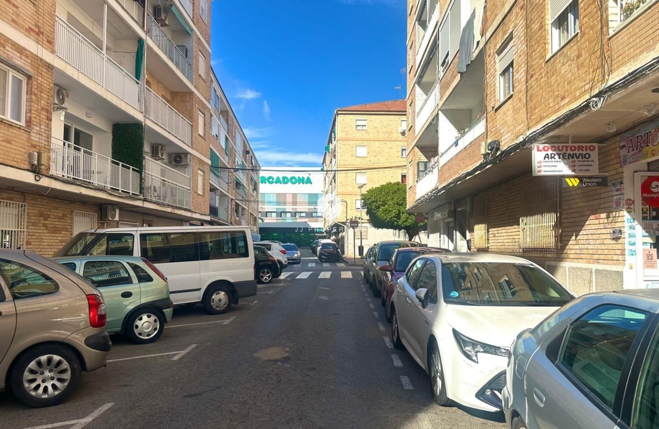 Resale - Apartment / flat -
Torrevieja - Estacion de autobuses