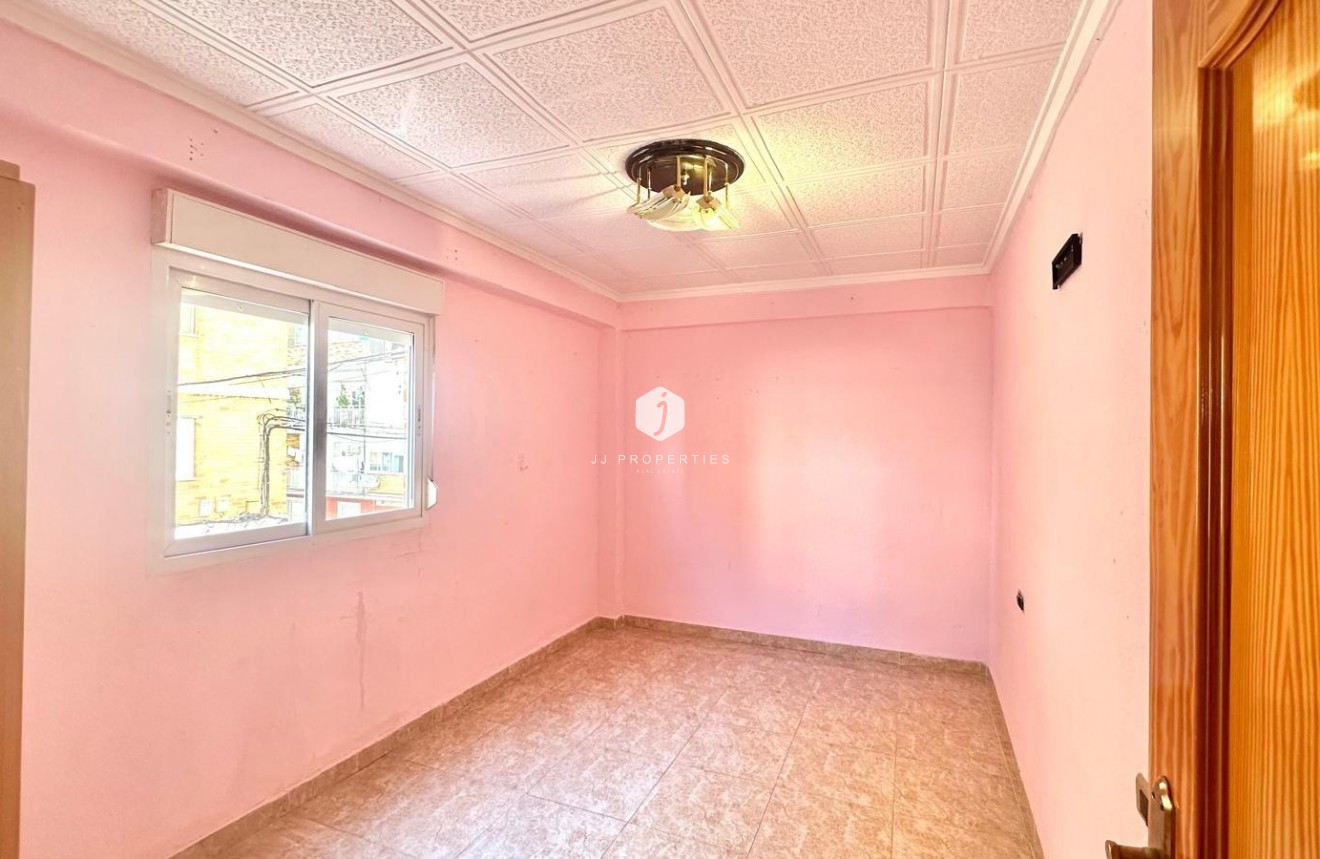 Resale - Apartment / flat -
Torrevieja - Estacion de autobuses