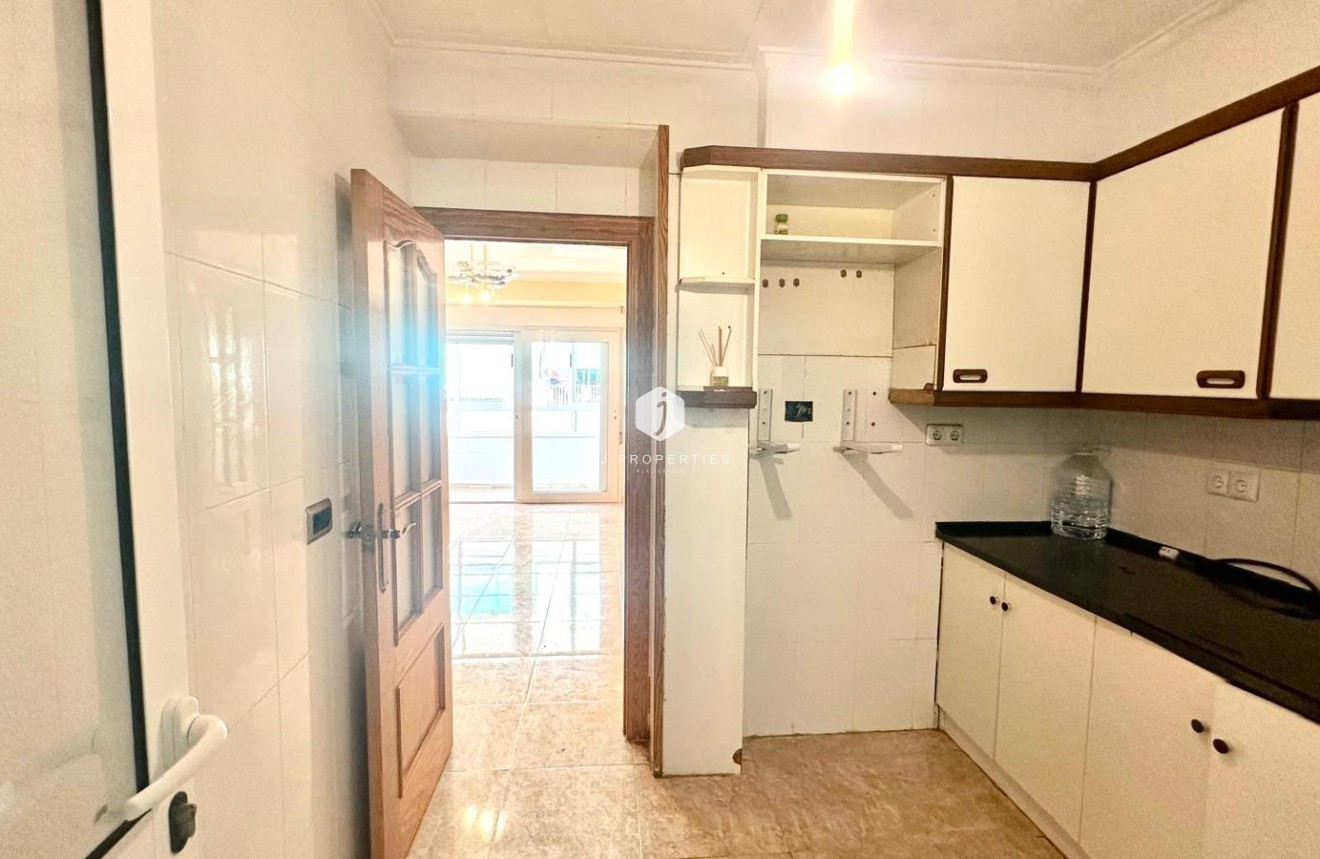 Resale - Apartment / flat -
Torrevieja - Estacion de autobuses