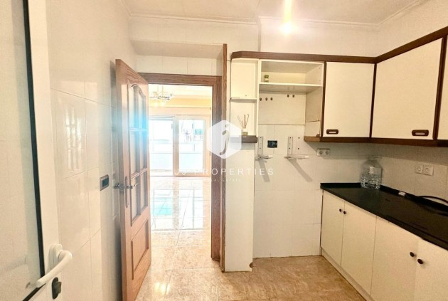 Resale - Apartment / flat -
Torrevieja - Estacion de autobuses