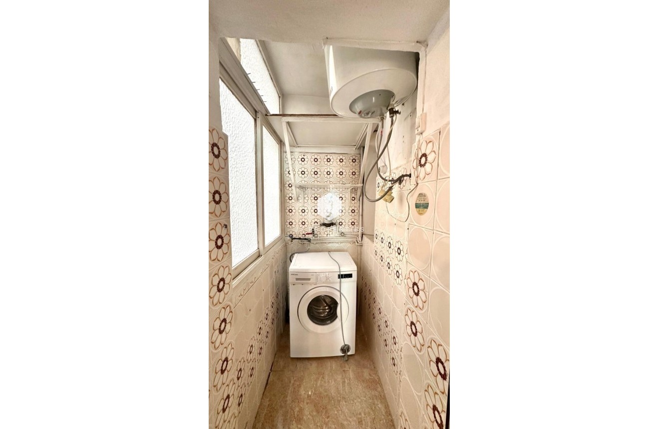 Resale - Apartment / flat -
Torrevieja - Estacion de autobuses