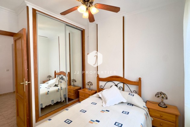 Resale - Apartment / flat -
Torrevieja - Centro